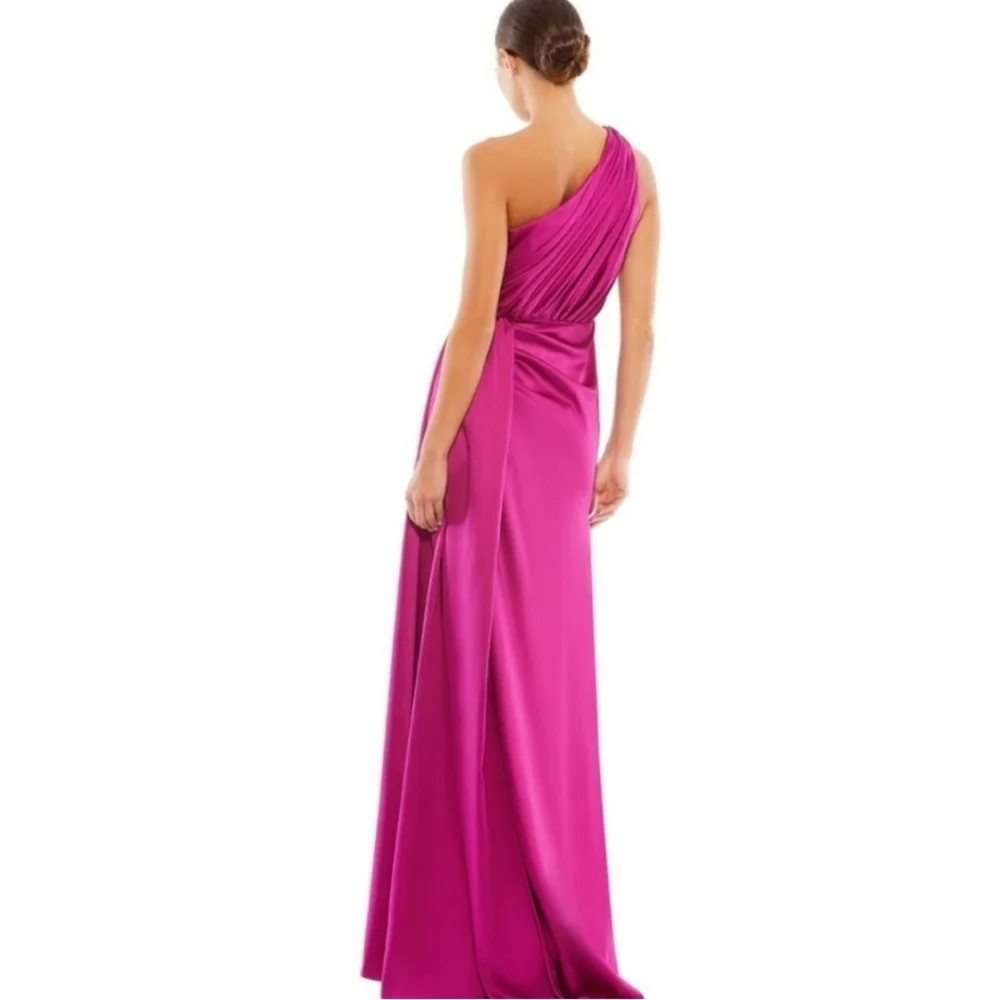 NWT Mac Duggal Gathered One Shoulder Satin Faux Wrap Gown sz 10 - Picture 8 of 11